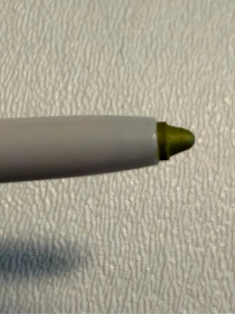MAC Colour Pencil Eye Liner in “Gleam On”